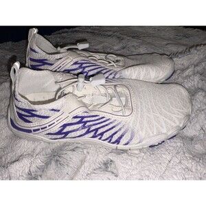 NWT Unisex Hike Footwear Shoes 6 Women/ 4 Men